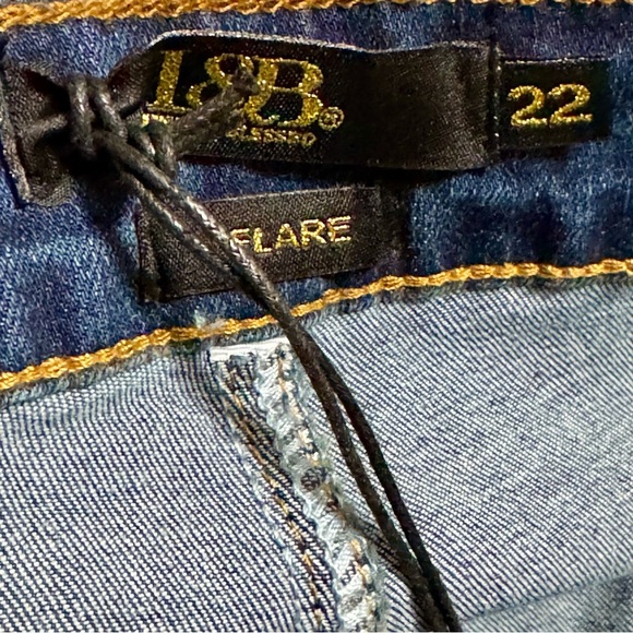 L&B High Rise Flared Leg Dark Wash Denim Plus Sized Jeans size 22 - Picture 10 of 12